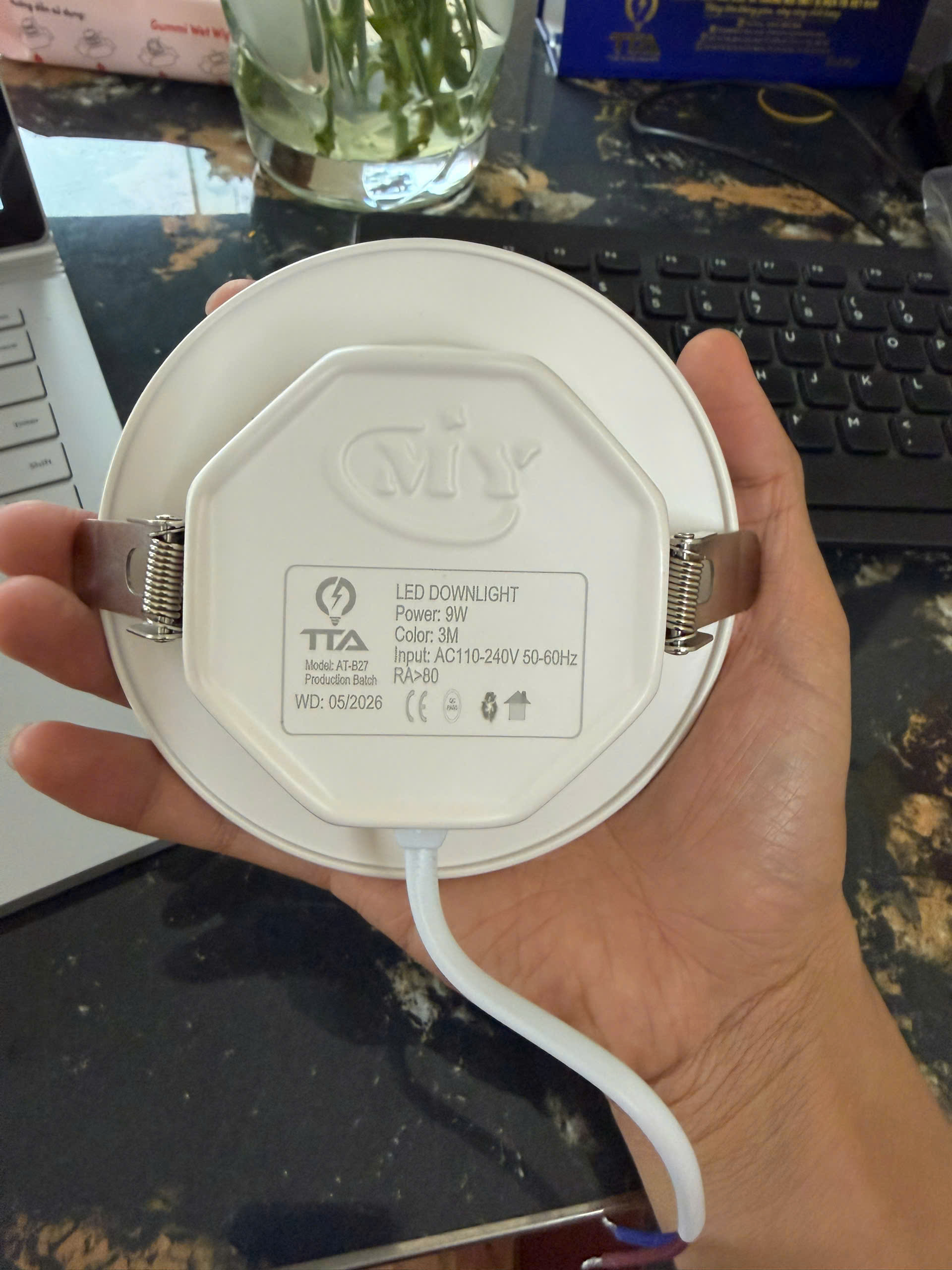 Đèn âm trần B27 viền vảng 9w 3 màu (COB_D90/120mm) - Hình ảnh 2